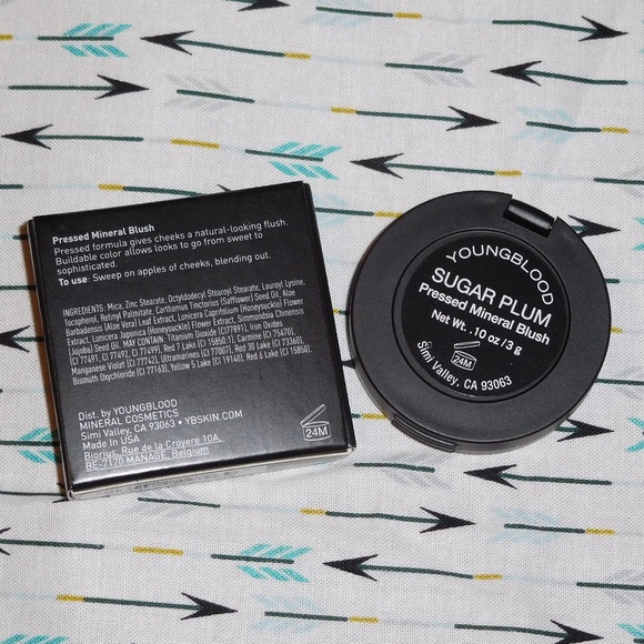 NIB Youngblood Pressed Mineral Blush in Sugar Plum - Picture 2 of 2